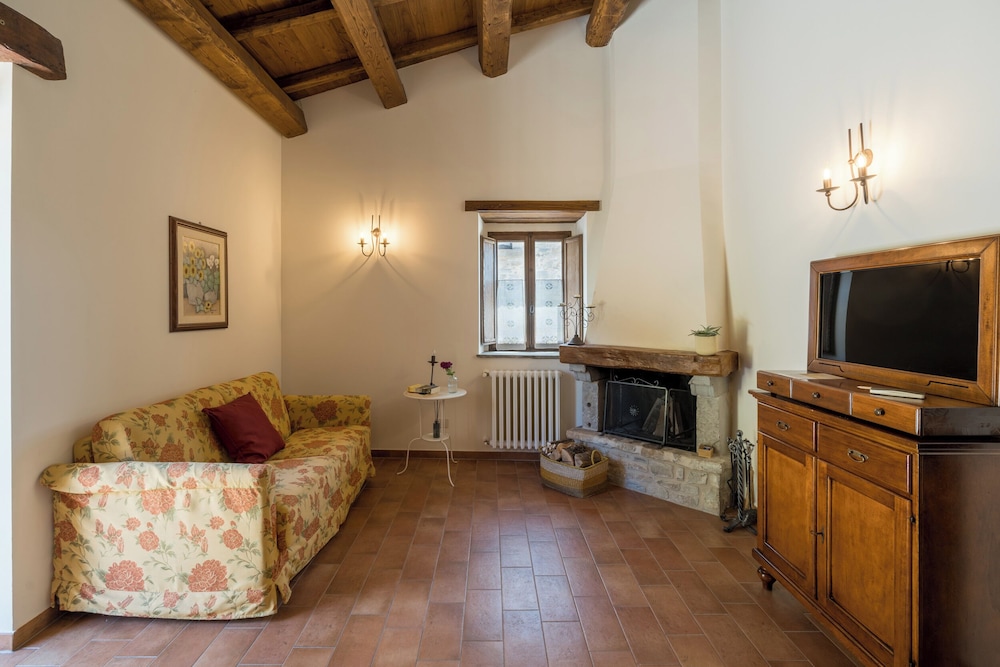 Borgo Tufi Albergo Diffuso 30/50