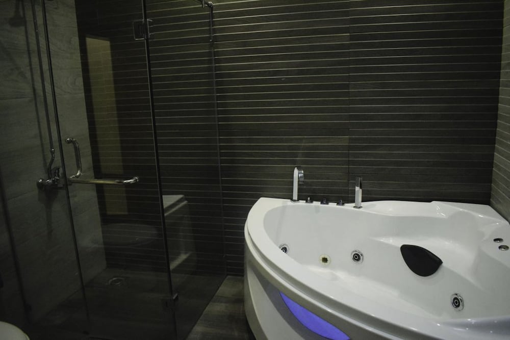 Grand Millennium Hotel Lahore (Local) 41/41