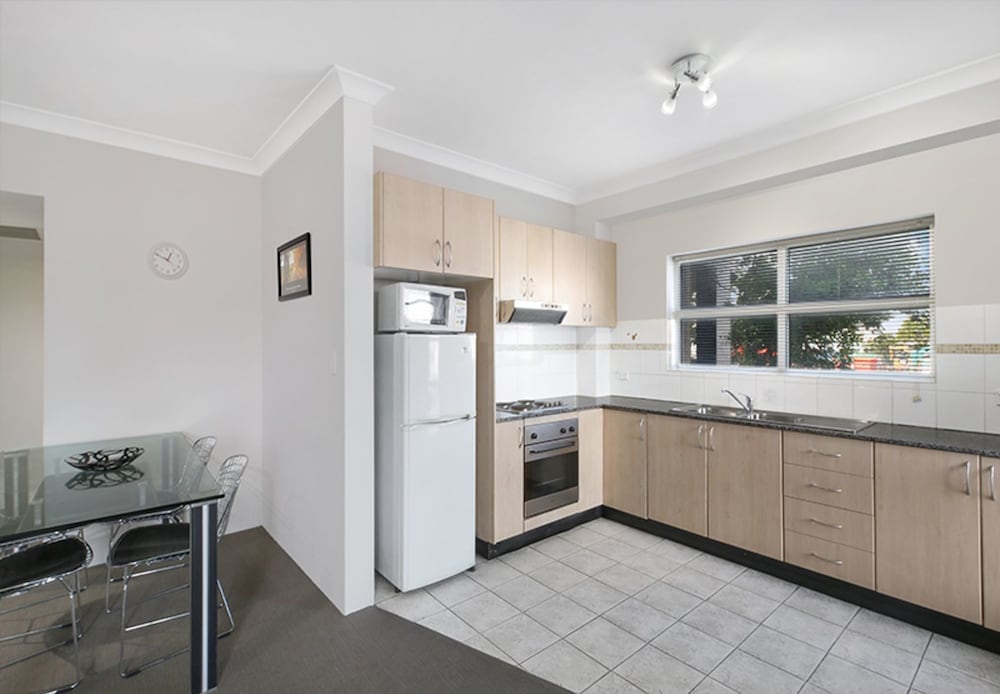 Sydney Airport Suites 9/50