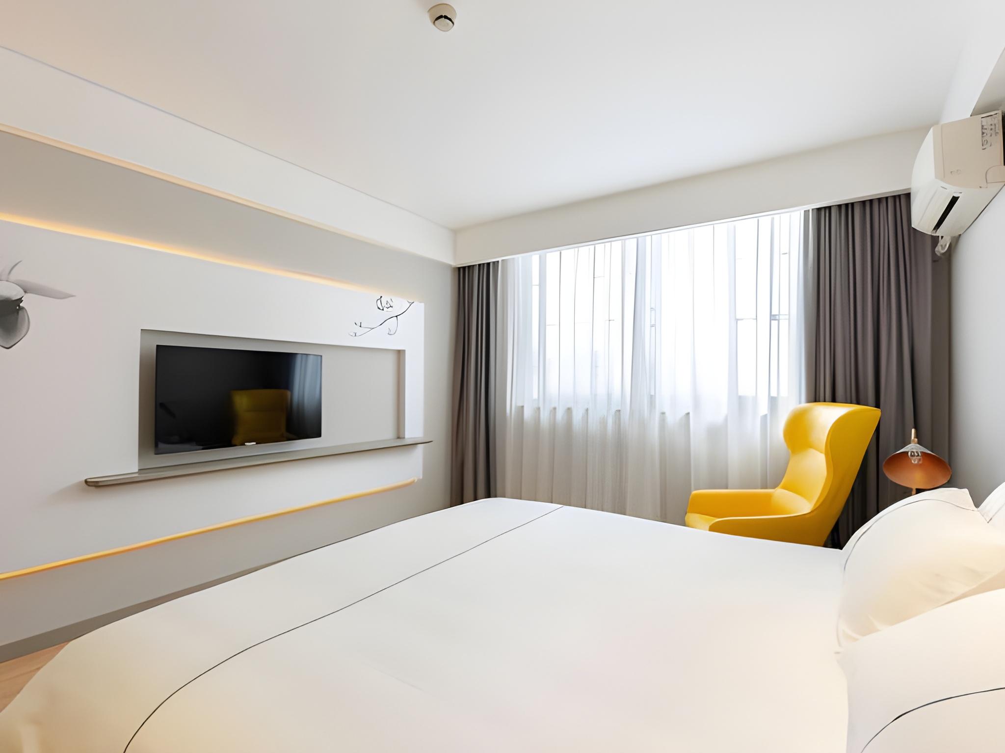 Room, Queen Bed