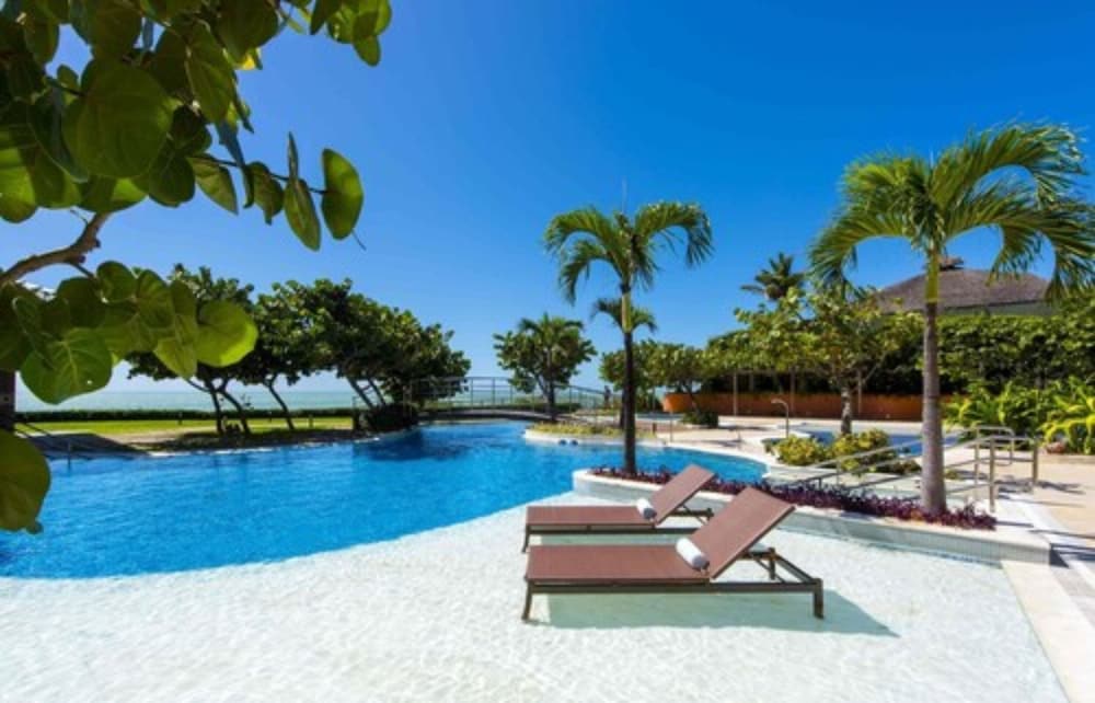 Vogal Luxury Beach Hotel & Spa 42/48