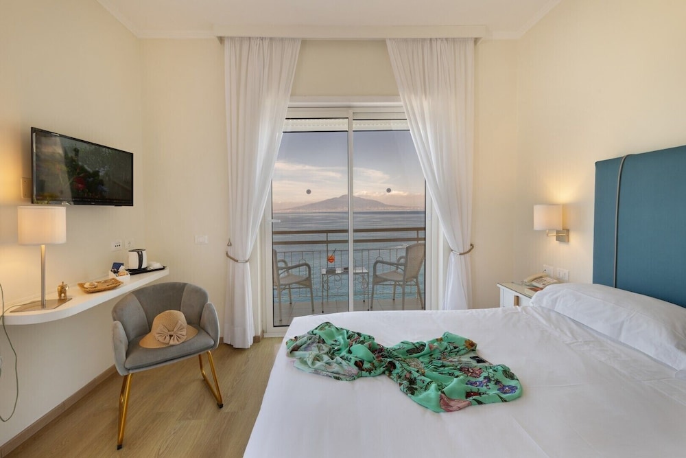 Hotel Regina Sorrento 30/72