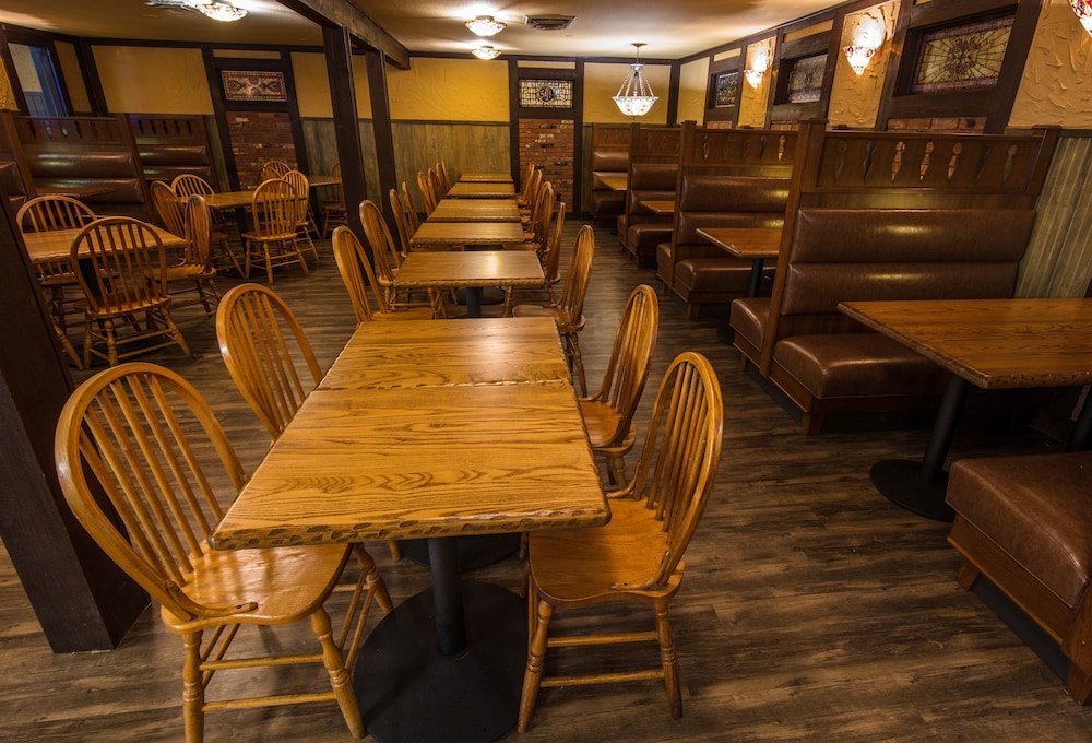 Wild Bear Inn 38/41