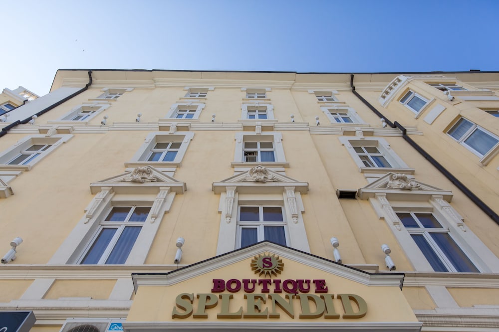 Splendid Hotel 1/50