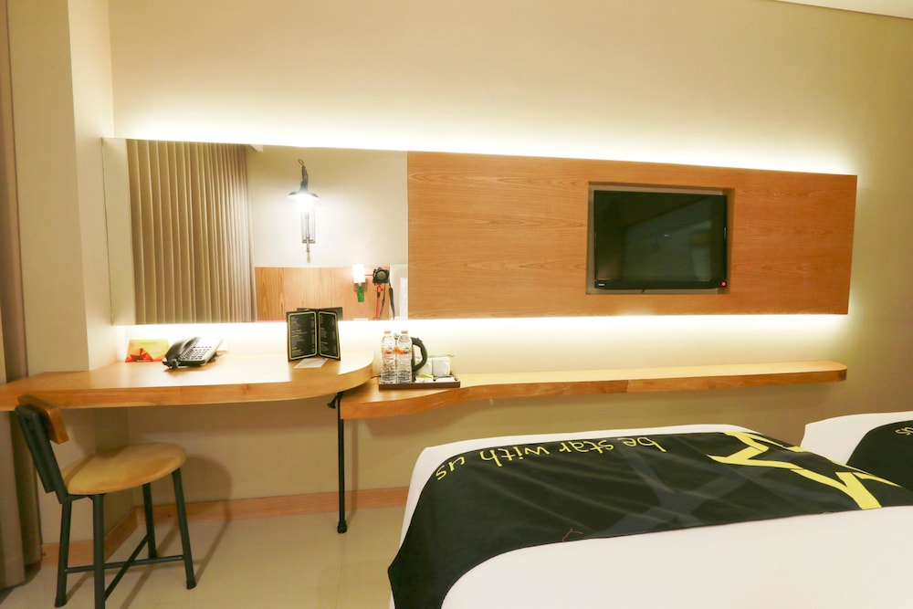 Yellow Star Hotel Gejayan 34/51