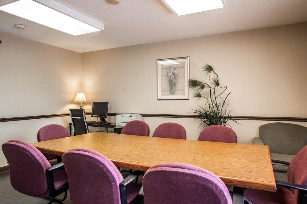 Quality Inn Elgin I-90 26/41