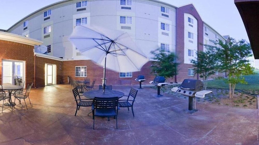 Candlewood Suites DFW South 31/39