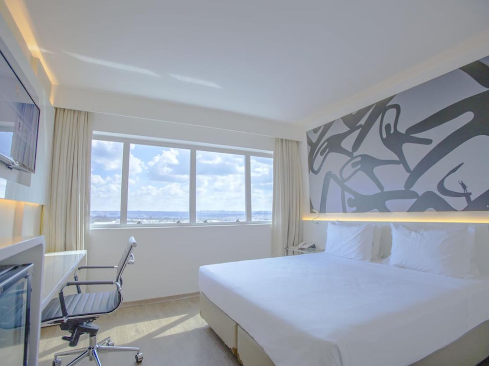 Ibis Styles Brasilia Aeroporto Hotel (ex Base Concept Hotel) 12/69