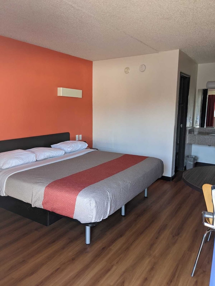 Motel6 Ashland, OH 13/46