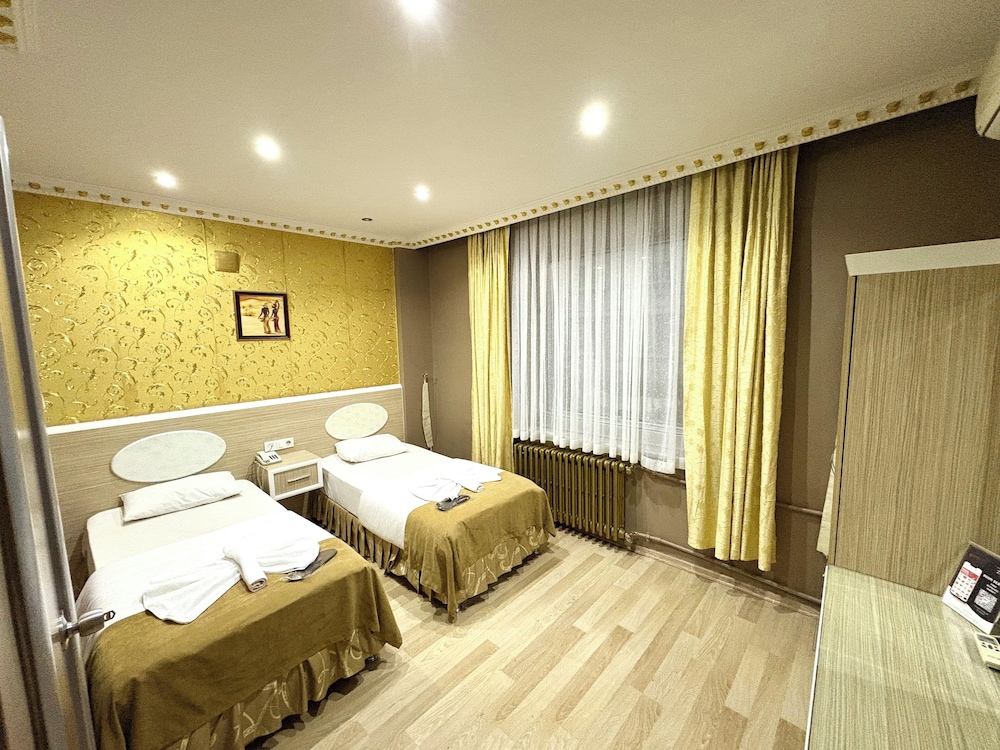 GRAND ORAL HOTEL 18/50