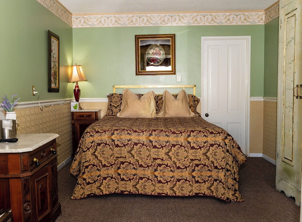 Gunn House Hotel 6/62