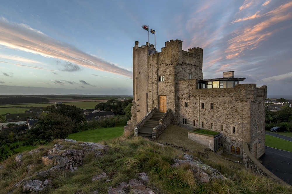 Roch Castle Hotel 1/22