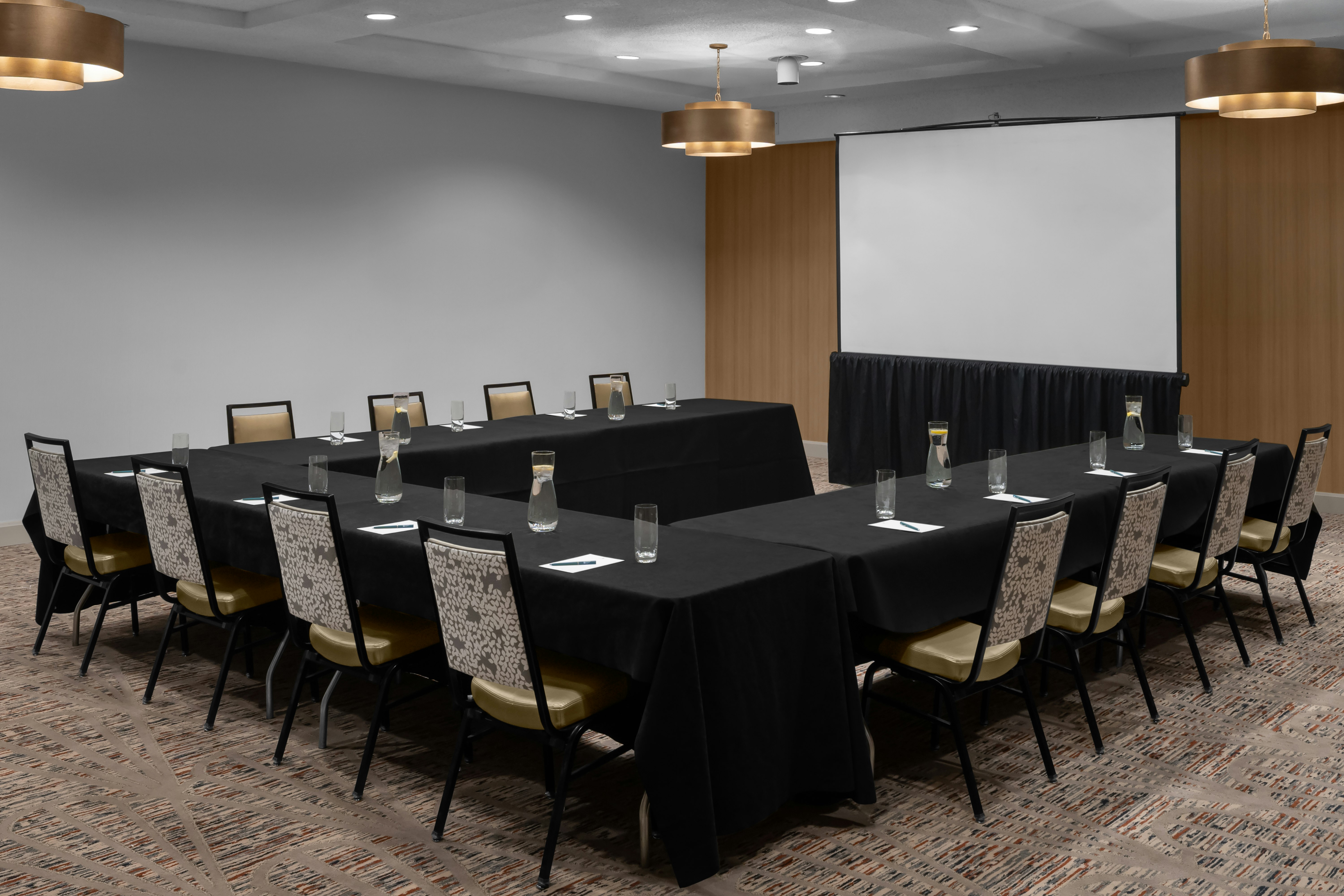Embassy Suites by Hilton Phoenix Biltmore 32/45