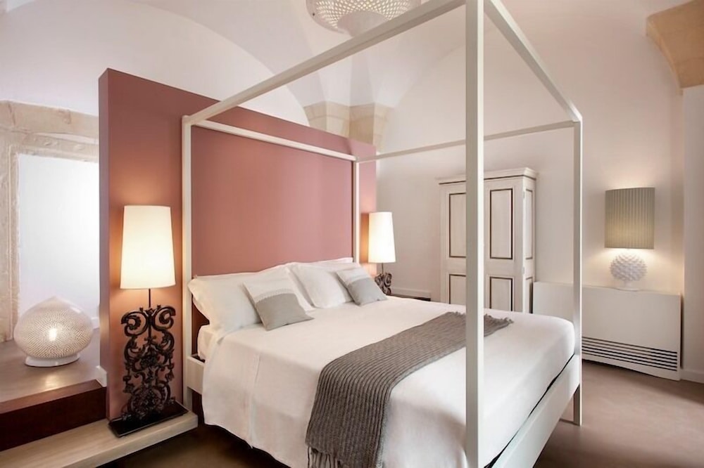 Suite, 1 Double and 1 Single Bed