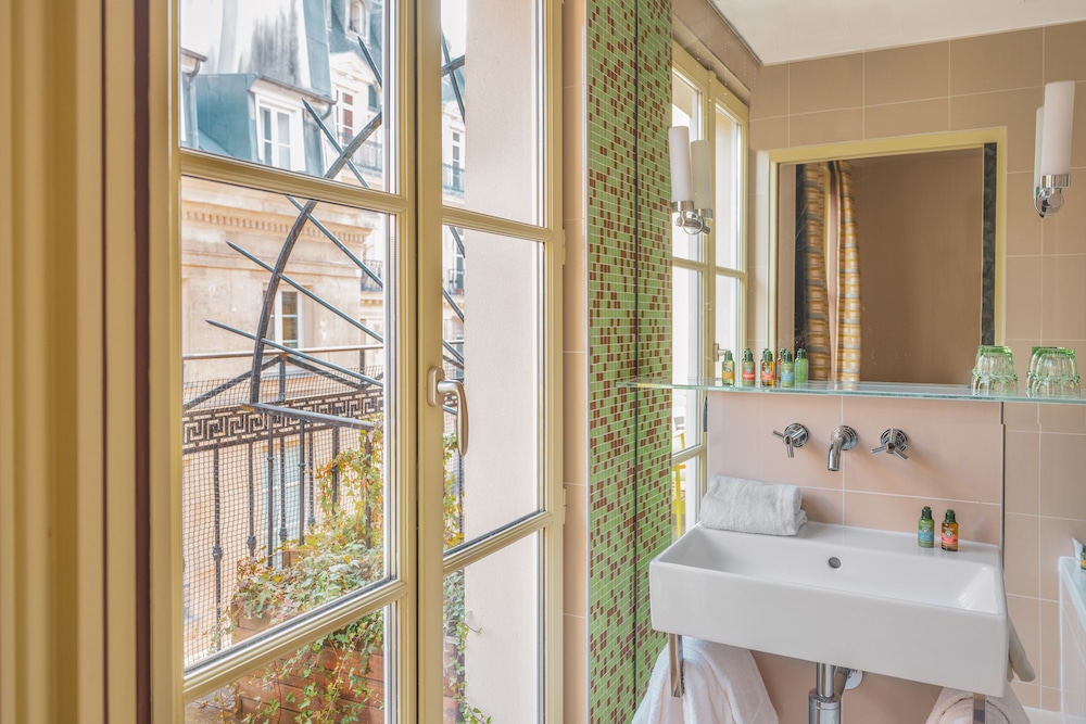 Hotel Le Petit Paris 61/63