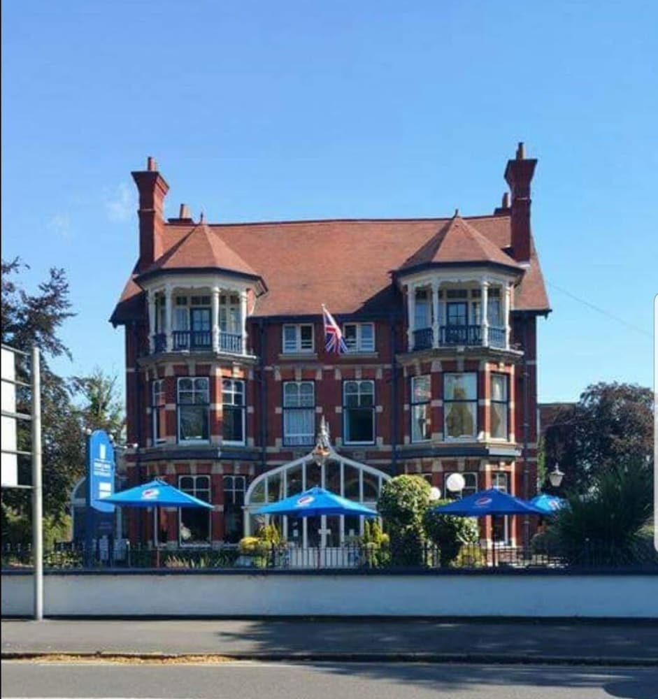 Regency Hotel 3/50