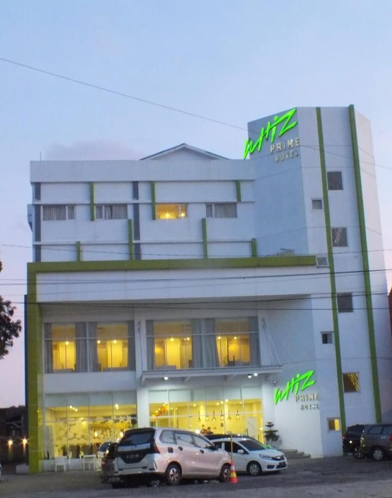 Whiz Hotel Sudirman Cilacap 2/60