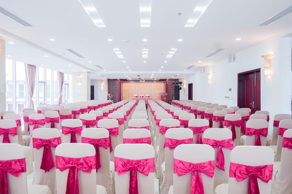 Vinh Hoang Hotel 61/66