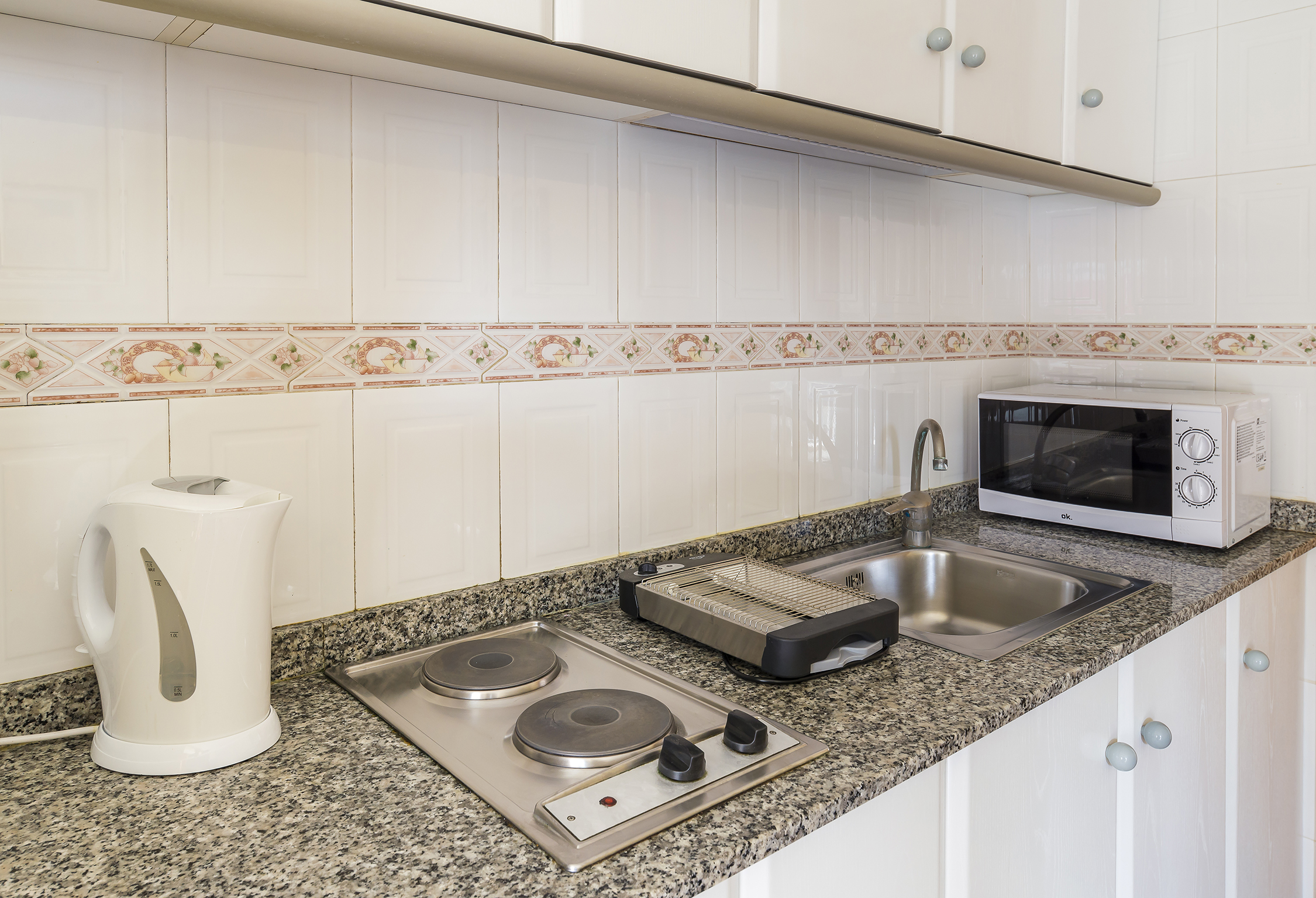 Avenida Apartments 31/35