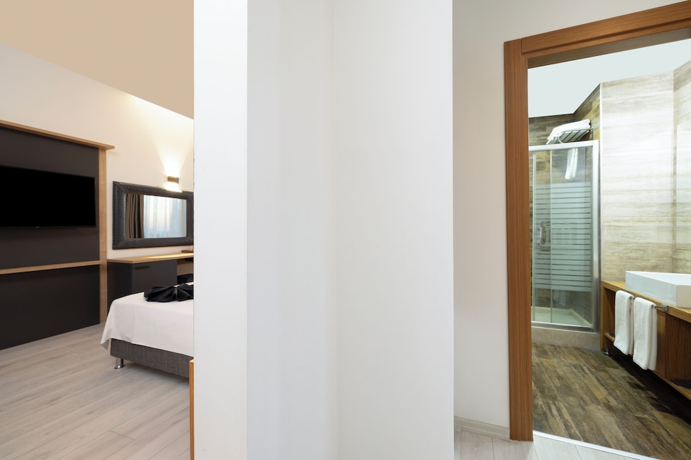 Asia Artemis Suite 24/50