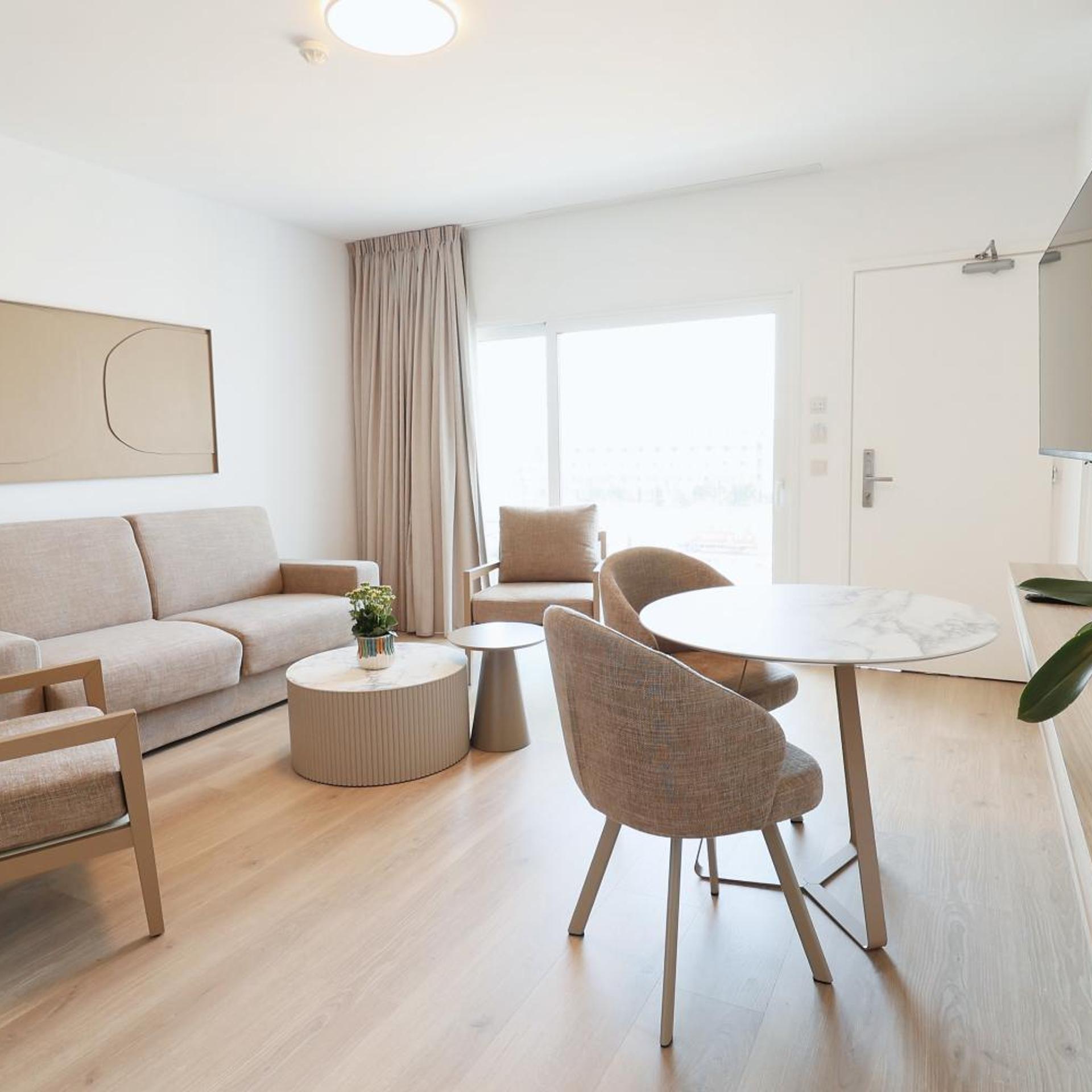 Liquid Hotel Apartments 41/62
