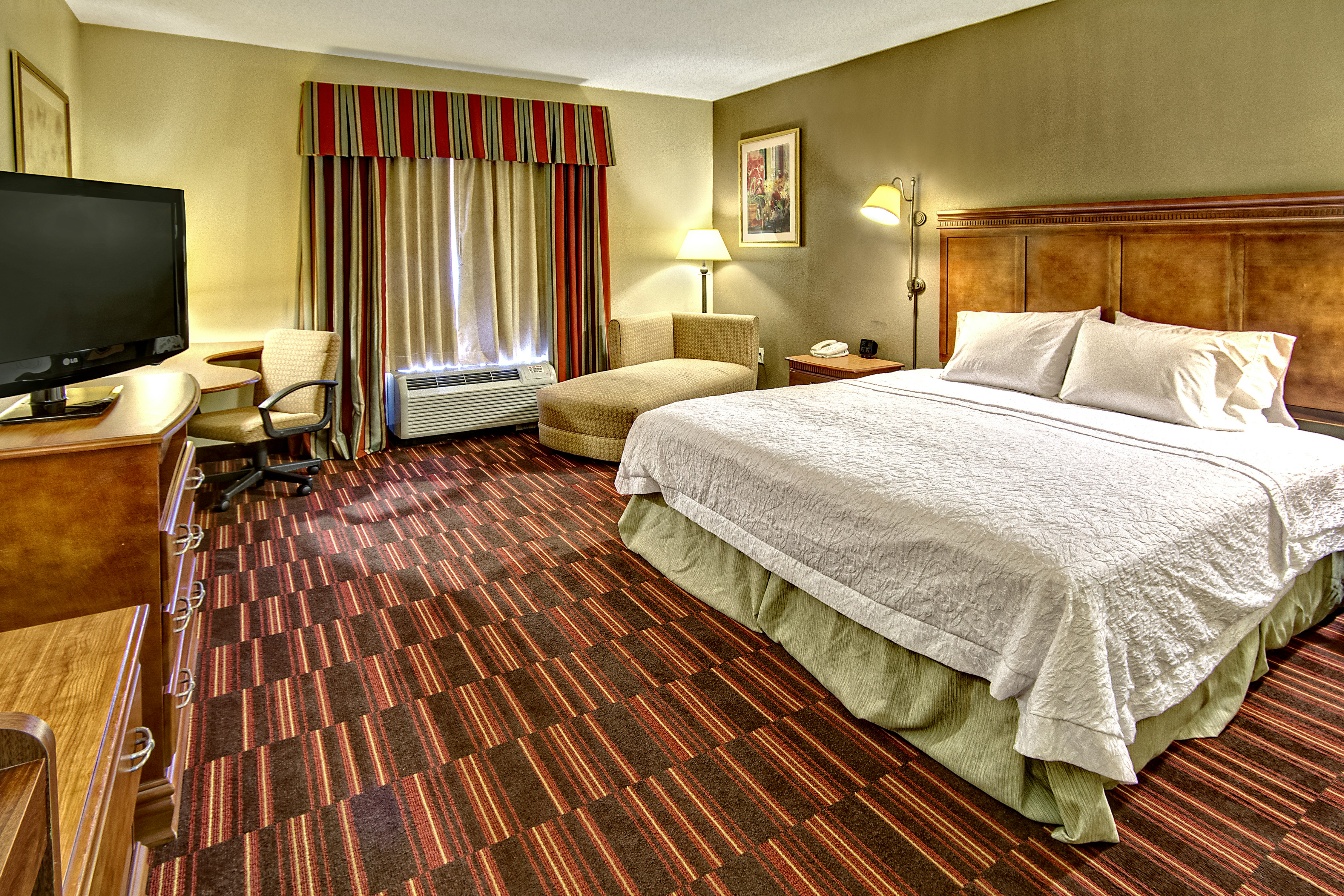 Hampton Inn Cleveland 9/35