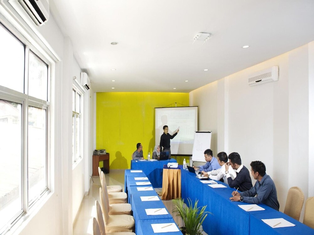 Zuri Express Hotel Pekanbaru 17/33