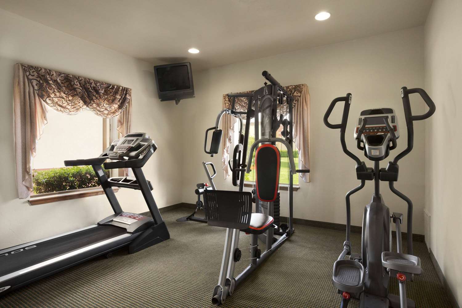 Howard Johnson by Wyndham Oklahoma City Airport/ Fairgrounds 10/22
