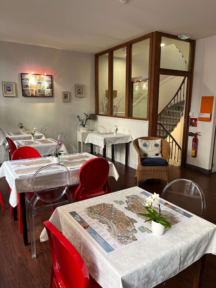 HOTEL DE FRANCE 54/73