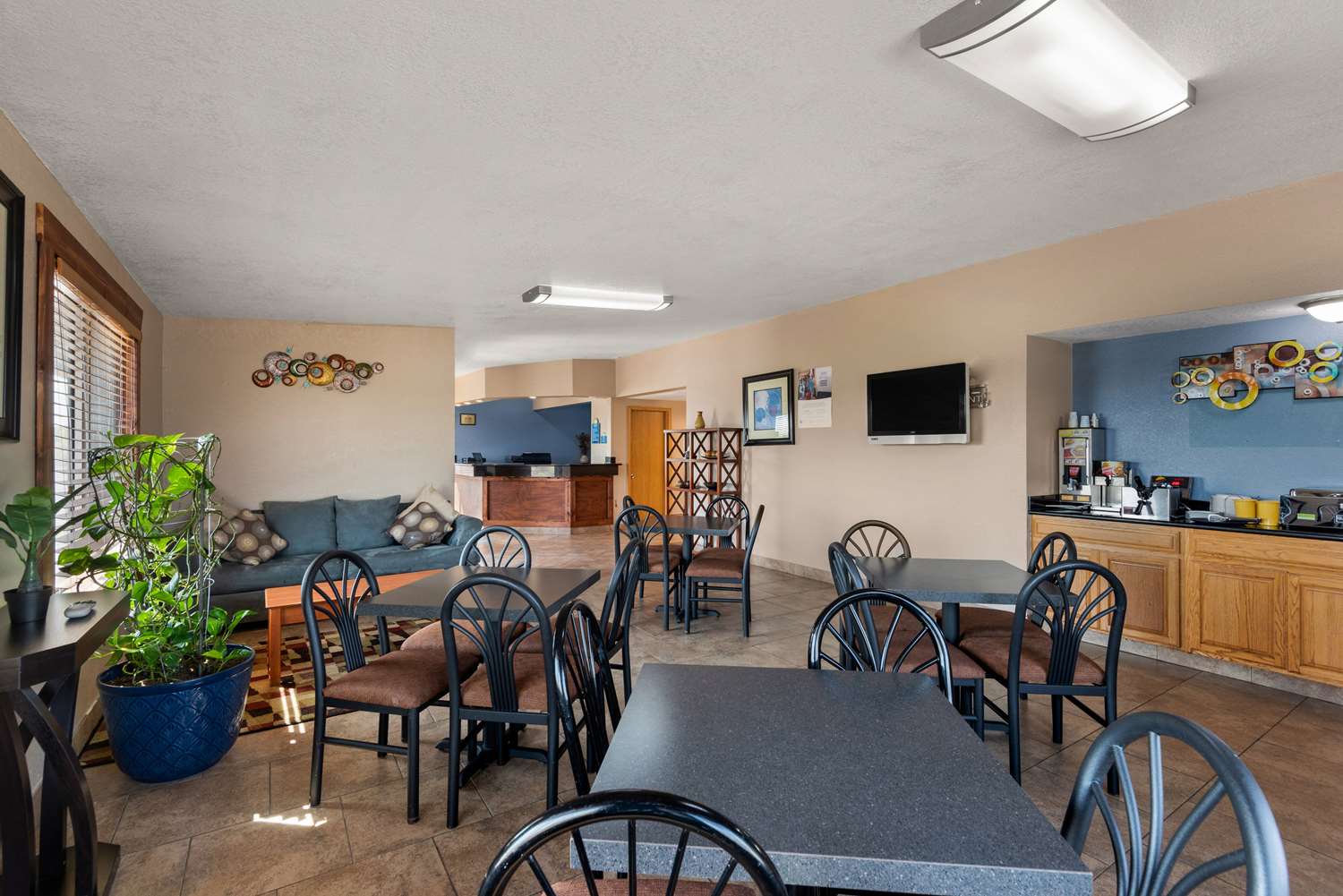 Days Inn by Wyndham Newton - LA 25/34