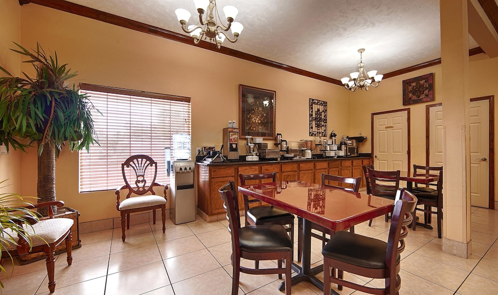 Americas Best Value Inn Winnsboro, LA 28/31