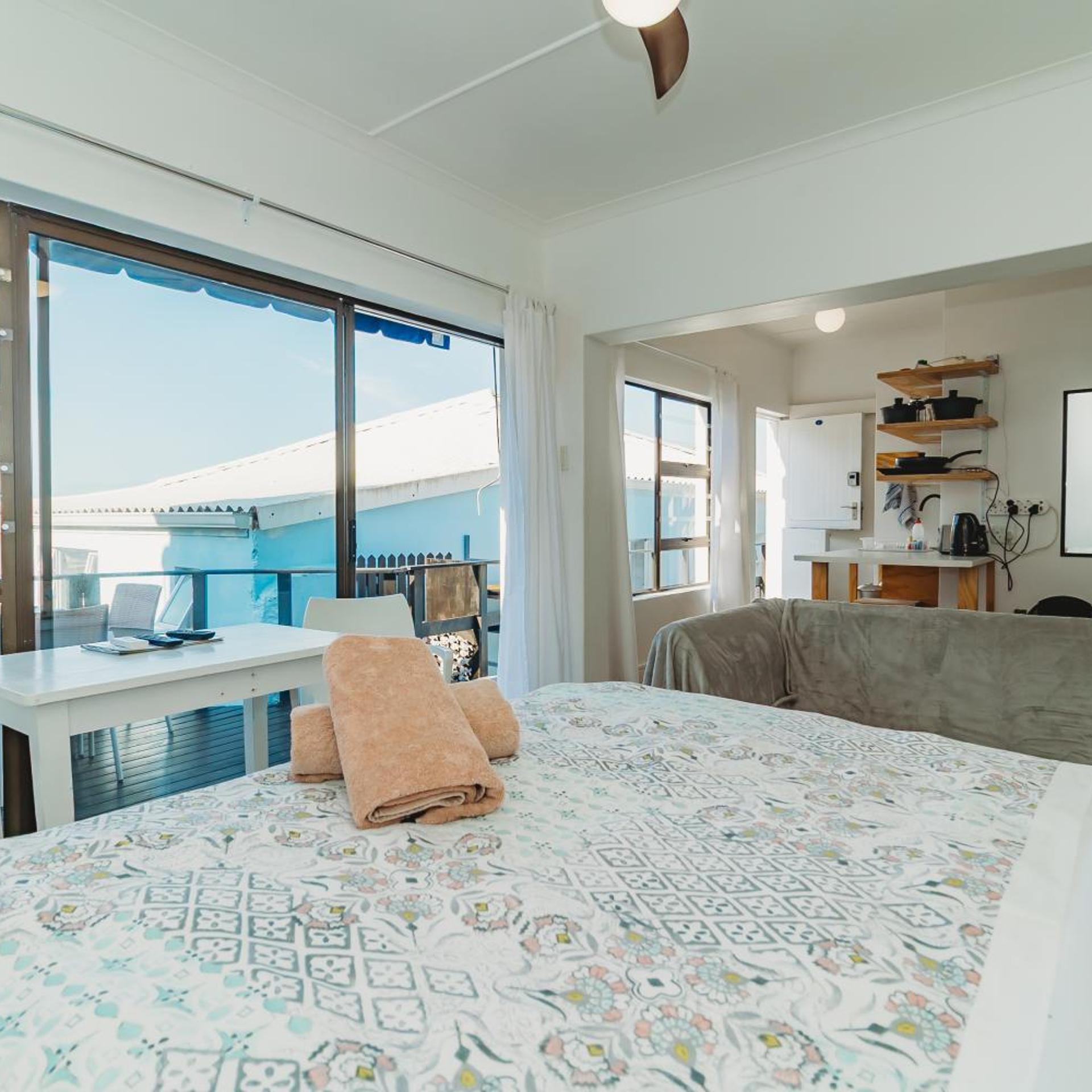Silver Spray Beach Accommodation 16/40