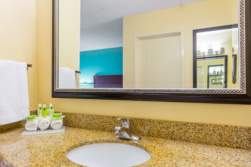 GreenTree Inn San Diego Mission Bay 43/44