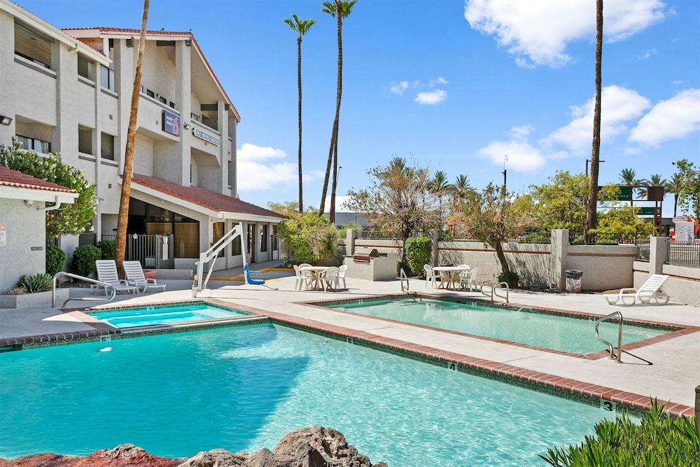 Studio6 Tempe, AZ – Elliot Road 25/30