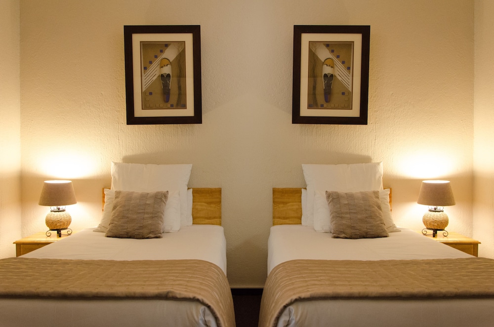 Nelspruit Lodge 12/50