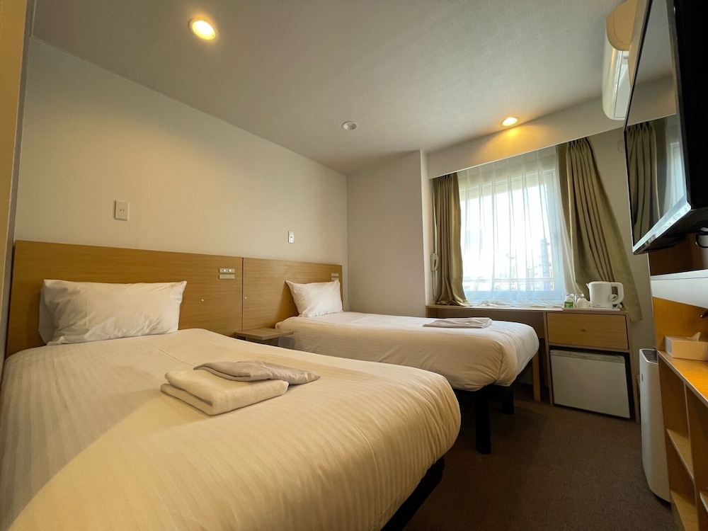 Standard, Twin Beds