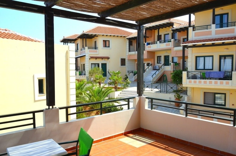 Aloni Suites 19/35