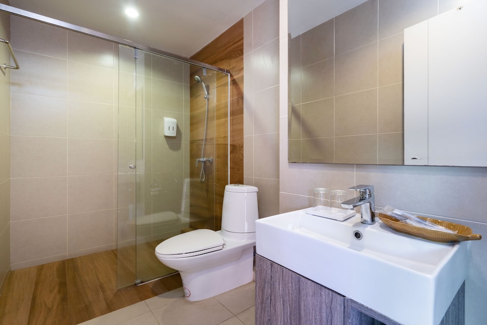 The Thames Pool Access Resort 49/50