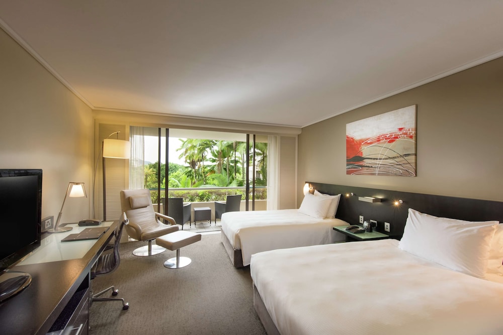 Hilton Cairns Hotel 20/85
