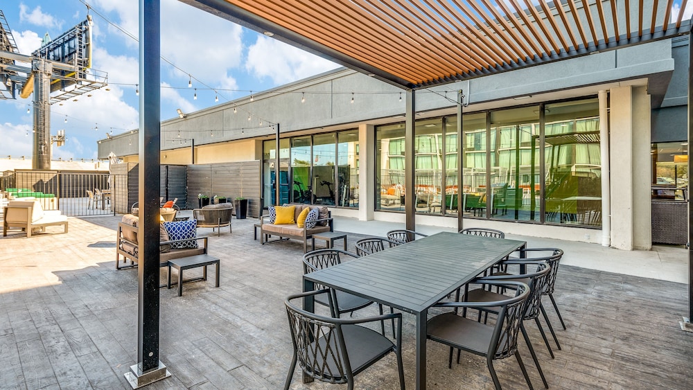 Staybridge Suites Dallas Market Ctr Love Field, an IHG Hotel 32/50