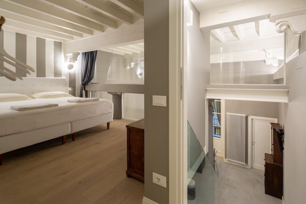 Casa Velluti Deluxe 33/34