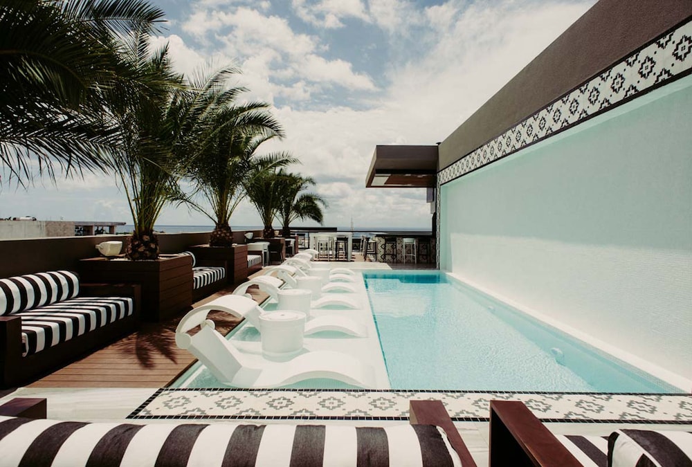 Marquee Playa Hotel 3/76