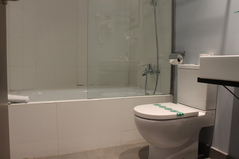 Hotel Madanis Liceo 49/50