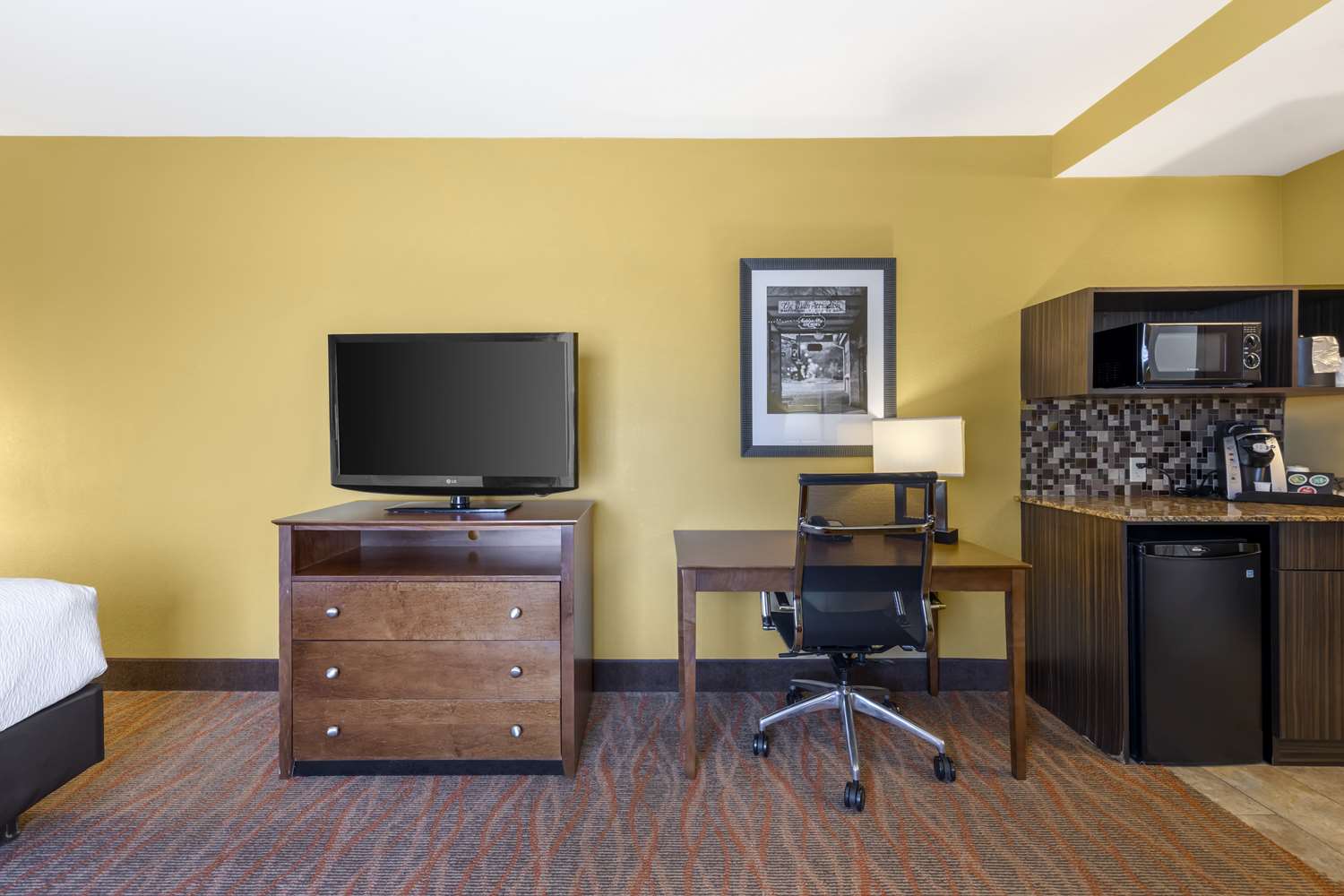 Best Western Plus Tupelo Inn Suites 39/45