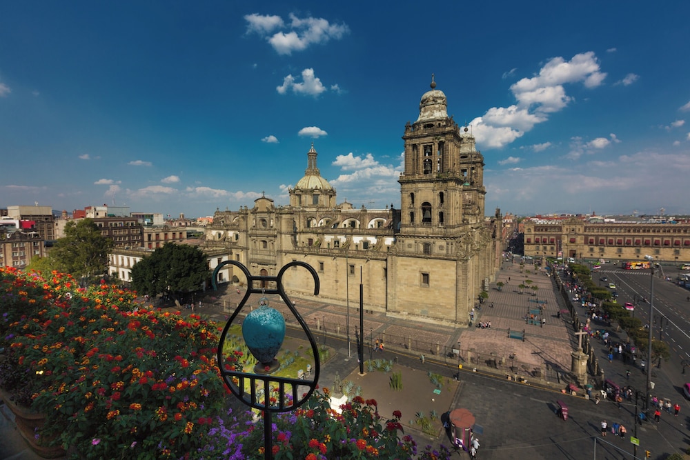 Zocalo Central Hotel 68/73