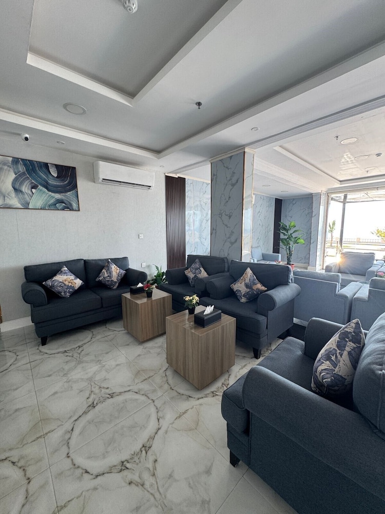 Rose Land Hotel 44/60