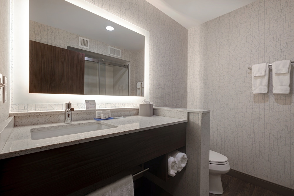 جناح بسريرين كوين مع أريكة، Holiday Inn Express & Suites Ann Arbor - University South 6/8