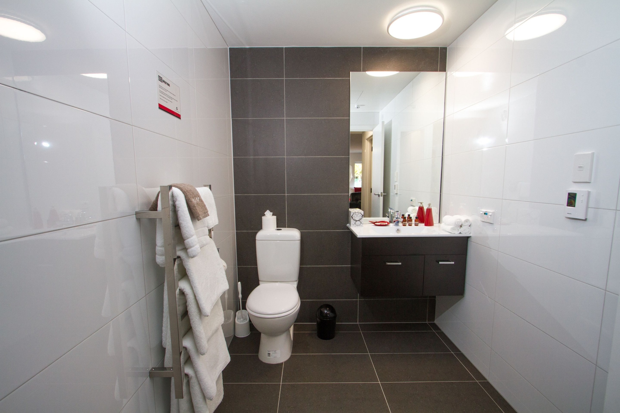1 BEDROOM, APARTMENT