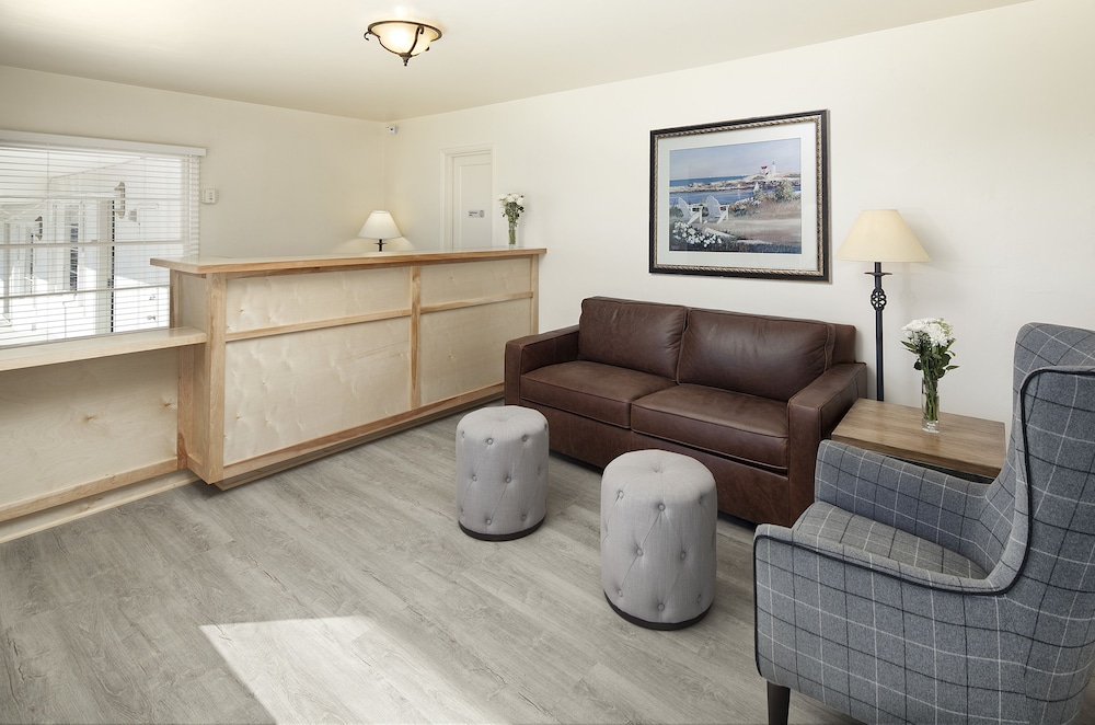 Tides Oceanview Inn & Cottages 30/50