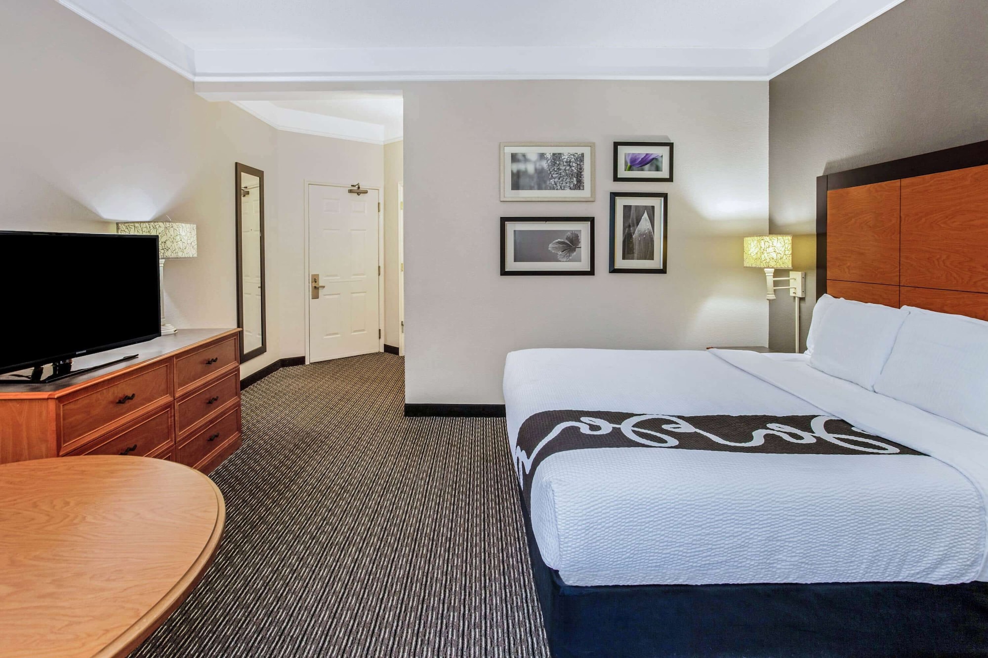 غرفة بسرير كينج، La Quinta Inn & Suites by Wyndham Birmingham Hoover 4/8